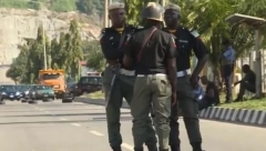 NEZAPAMĆEN HOROR Muškarac se sukobio sa islamskim sveštenikom, rulja ga zapalila!