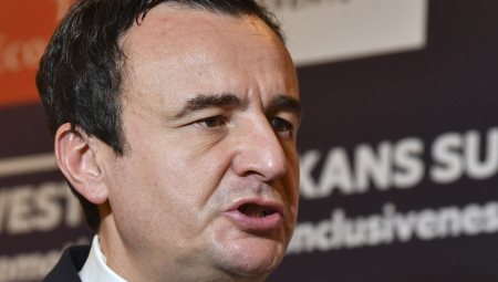 NAČISTO POLUDEO, DELI LEKCIJE POGLAVARU SPC Kurti bi da vodi crkvenu politiku umesto patrijarha