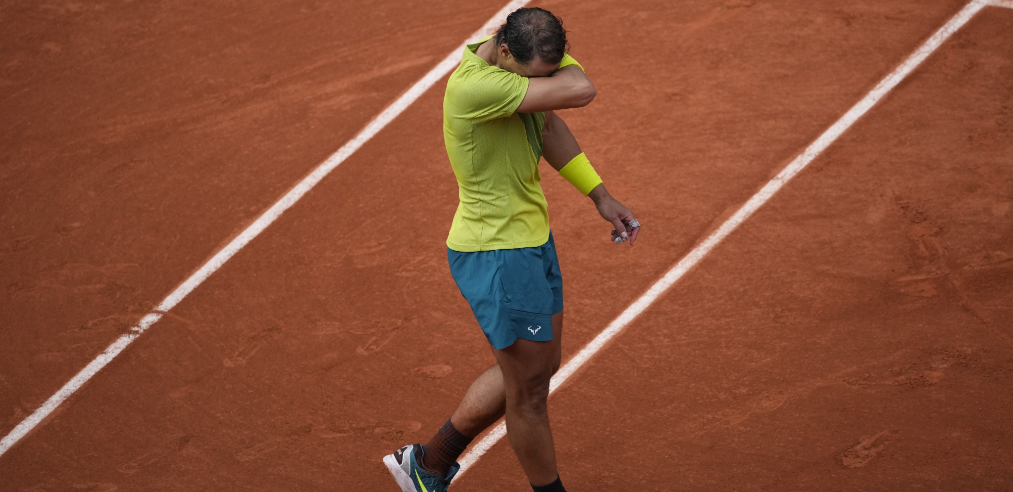 ROLAN GAROS POSLAO PORUKU PODRŠKE NADALU Ne možemo ni da zamislimo kako je bila teška odluka