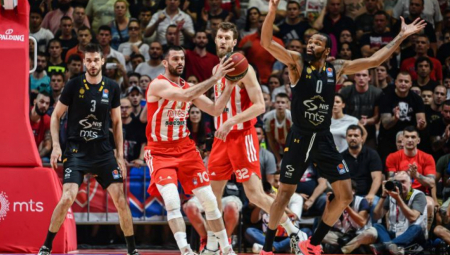 TROJKA U POSLEDNJOJ SEKUNDI Neverovatan koš Pantera (VIDEO)