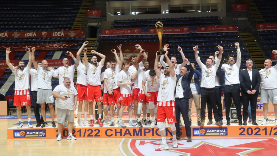 ZVEZDA POSLE NEVEROVATNE DRAME OSVOJILA ABA LIGU I KARTU ZA EVROLIGU Crveno-beli pred praznim tribinama srušili Partizan