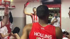 LUDILO U SVLAČIONICI Zvezdaši slavili titulu uz čuveni Bajin hit "Koktel ljubavi" (VIDEO)