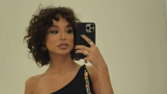 U EMISIJI UŽIVO SEVNULO MEĐUNOŽJE Edita Aradinović pokazala previše, muškarcima popadale vilice (FOTO)