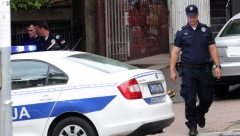 NAJNOVIJI DETALJI KRVAVOG PIRA NA PALILULI Prvo su se posvađali na igralištu, a onda je ona izvadila nož i zabila mu ga u grudi!