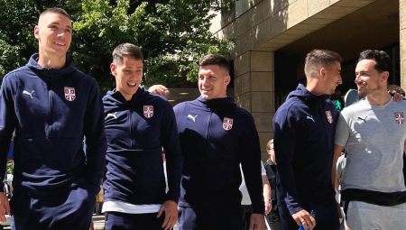 PIKSIJEVI "ORLOVI" U STOKHOLMU Reprezentativci Srbije prošetali prestonicom Švedske pred važan meč (VIDEO)