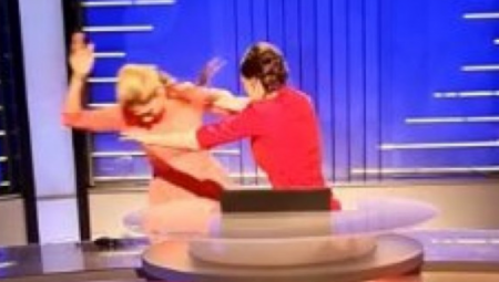 RAT VODITELJKI SLAGALICE: Gurale se - izbacila je iz kadra (VIDEO)