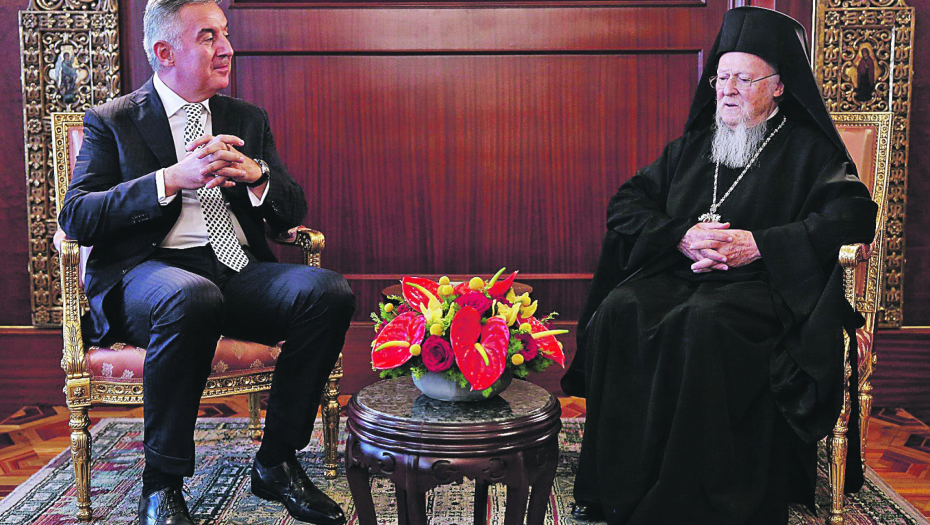 ĐUKANOVIĆ JOŠ JEDNOM POKAZAO DA JE SPREMAN NA SVE Bezbožnik trgovao i krštenjem unuka