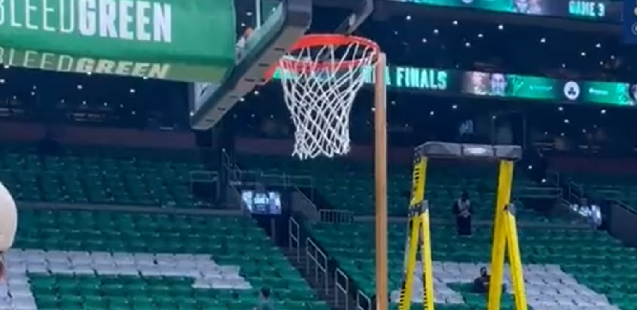 RAZOTKRIVENA "PREVARA" U BOSTONU "Ratnici" prekinuli zagrevanje iz bizarnog razloga (VIDEO)