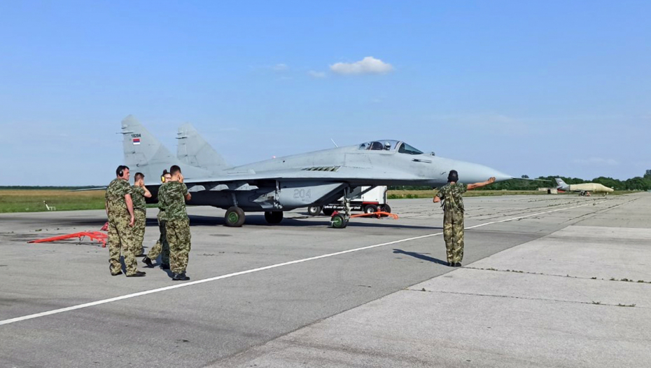 STIŽE NOVA GENERACIJA: U toku obuka najmlađih pilota aviona MIG-29 (FOTO)