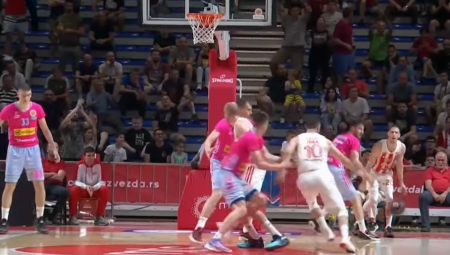 GARANTUJEMO DA LUĐI KOŠ NISTE VIDELI OVE SEZONE Kapiten Crvene zvezde pogodio iz neverovatne pozicije i na nestvaran način (VIDEO)