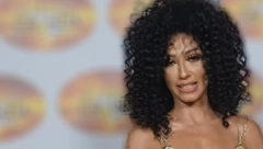 NOSIĆU TO DOK SAM ŽIVA! Poznatu pevačicu sveštenik silovao kad je imala 14 godina, u emisiji progovorila o traumi