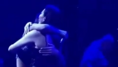 PRVI ZAJEDNIČKI NASTUP MAJKE I ĆERKE Ceca i Anastasija napravile haos na bini, pojavile se u providnim pantalonama, a o jednom momentu svi pričaju