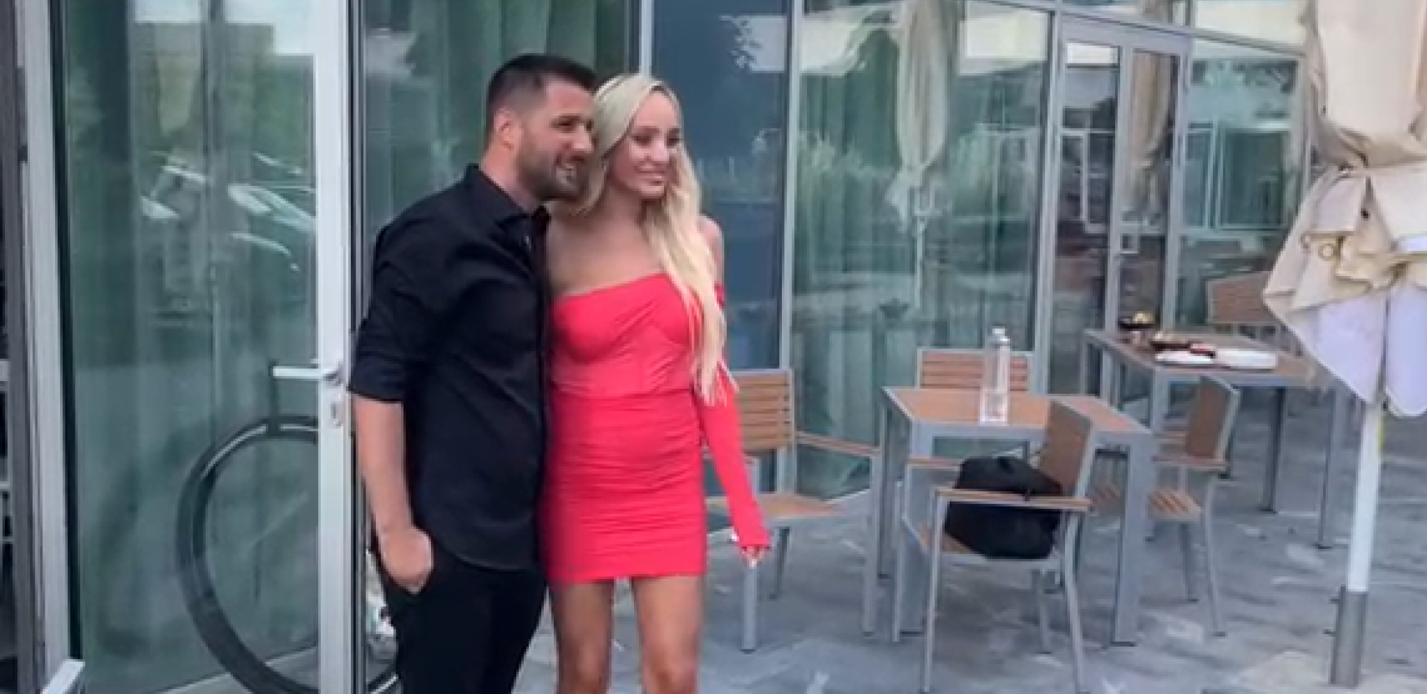 TORTA NA ČETIRI SPRATA Marko i Luna napravili su slavlje za pamćenje, a evo kako se mala Mia provodi (VIDEO)