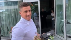 DAVID NABUDŽIO MEČKU Poznato je da Dragojević vozi skupoceni auto, a sad ga je ovako sredio