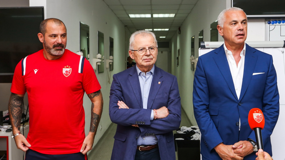 NIKAD VIŠE DA NE DOZVOLIMO SEDAM BODOVA MINUSA Zvezdan Terzić na okupljanju najavio pojačanja i otkrio zbog čega ga je zvao Nenad Lalatović