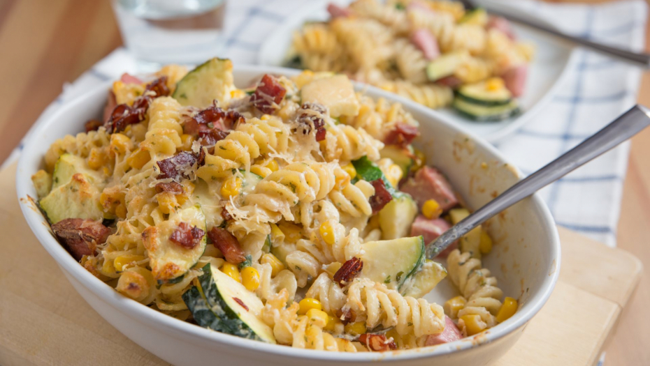 SPECIJALITET MEDITERANSKE KUHINJE Testanina sa tikvicama i slaninicom, najlepši letnji ručak, gotov za 30 minuta