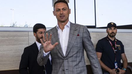 SRBIN "ZAPALIO" ITALIJU Matić stigao u Rim, navijači oduševljeni (VIDEO)