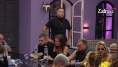 U TRI MINUTA TI SI DONELA 3 RAZLIČITE ODLUKE Anđelo Ranković posavetovao je Viki da ne brza