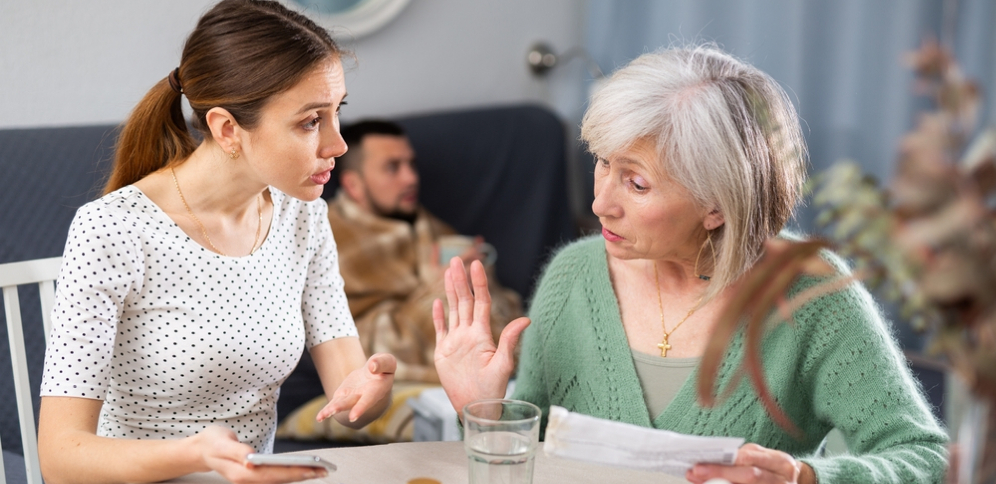 Nikako se ne slažu: Svekrve i snajke rođene u ovim horoskopskim znacima se uvek svađaju