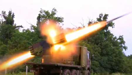 NOVA RAKETA UNIŠTAVA SVE PRED SOBOM Vojska Srbije predstavila najmodernije naoružanje, ovo do sada nije viđeno (FOTO/VIDEO)
