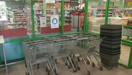 UPRKOS PESIMISTIČNIM PROGNOZAMA Korigovane cene namirnica u Crnoj Gori, jeftinije ulje, brašno i ostale životne namirnice