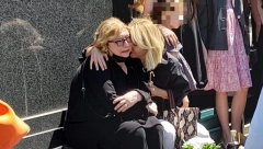 POZLILO MAJCI VIDOJA RISTOVIĆA Drama na Novom groblju, odmah pritrčali da joj ukažu pomoć (FOTO)