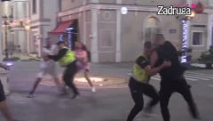 MENSUR KRVNIČKI UDARIO CARA NOGOM U GLAVU Stravična tuča Ajdarpašića i Filipa, isplivao jezik snimak brutalnog sukoba (VIDEO)