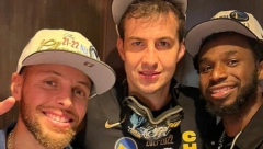 LUDILO U SVLAČIONICI Bjelica pozirao sa Karijem, pa ga prekrstio i dao mu naše ime (FOTO)