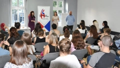 OPŠTINA SAVSKI VENAC ORGANIZOVALA SVEČANOST Mladi sa teritorije opštine dobili potvrde o završenom besplatnom kursu stranih jezika