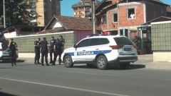 JEZIV PRIZOR U NIŠU Telo muškarca u lokvi krvi nađeno pored škole, sumnja se na UBISTVO!