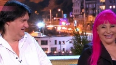 A MI KAO DA OSTARILI NISMO Zorica Brunclik podelila fotografiju sa kolegama, kada budete videli ko je sve za stolom pašće vam vilica