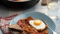 STARINSKI RECEPT ZA BOŽANSTVENO LETNJE JELO Bećar paprikaš, raskoš slasti i lepote ukusa