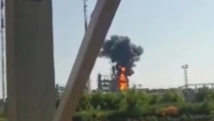 IZBIO POŽAR KOD GRANICE SA UKRAJINOM Dron udario rusku rafineriju nafte (VIDEO)