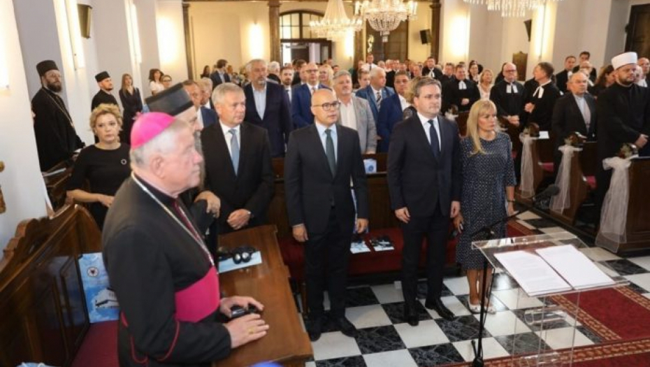 Gradonačelnik Vučević prisustvovao otvaranju rekonstruisanog Episkopata Slovačke evangelističke crkve u Novom Sadu