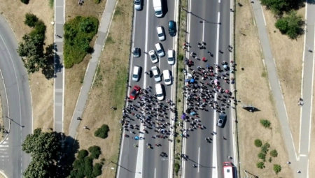 SAMO ŠAČICA RADNIKA BLOKIRA GAZELU Neki su shvatili svoju zabludu i političku zloupotrebu