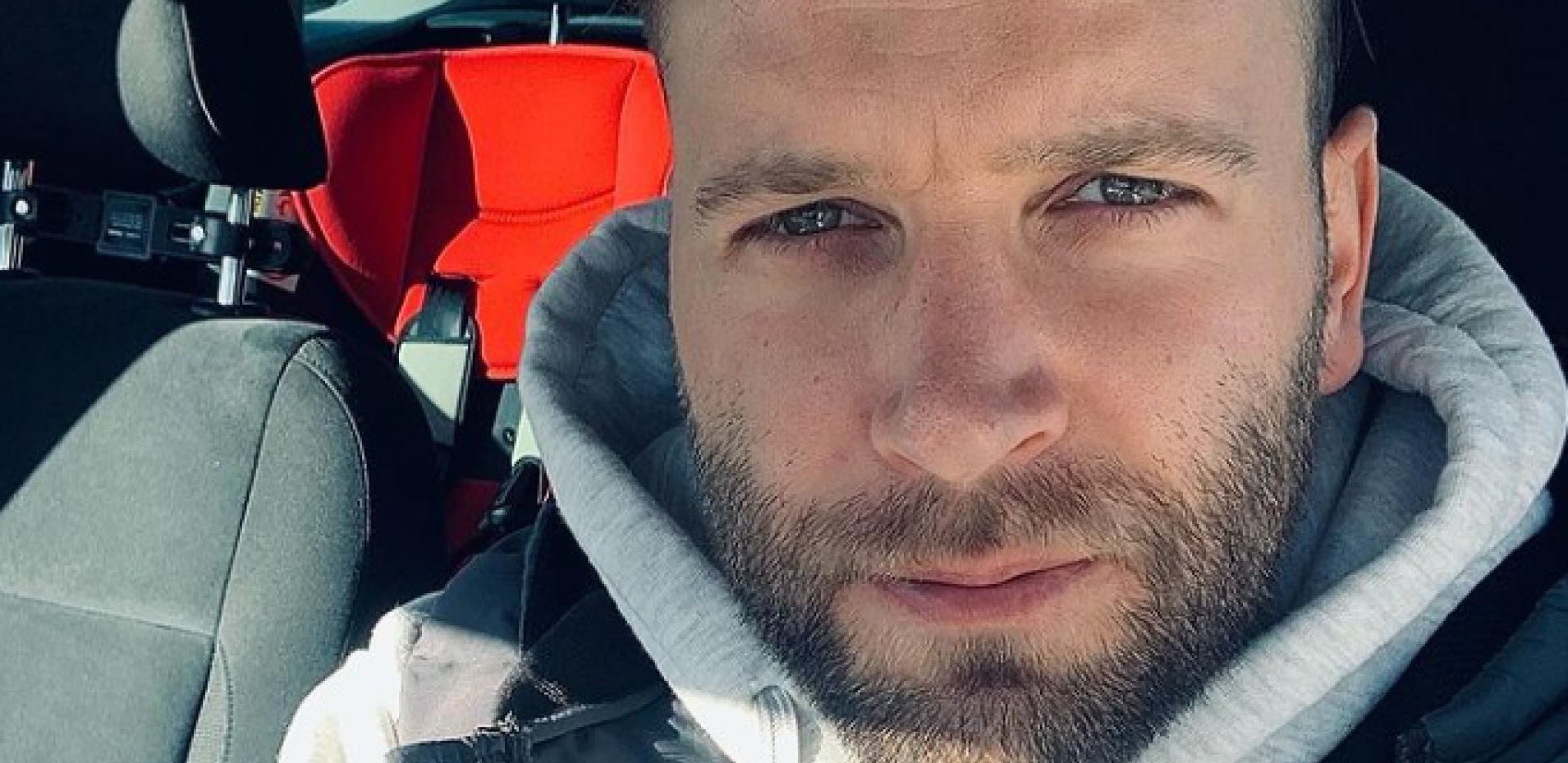 OTKRIO U KAKVIM JE ODNOSIMA SA JOVANOM Vladan Savić oglasio se na promociji nove pesme: Bitno je da znate da sam ja srećan!