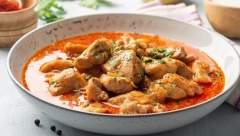 SPREMITE RUČAK ZA SAMO 260 DINARA: Donosimo vam ukusan i pikantan gulaš za koji se uvek traži porcija više