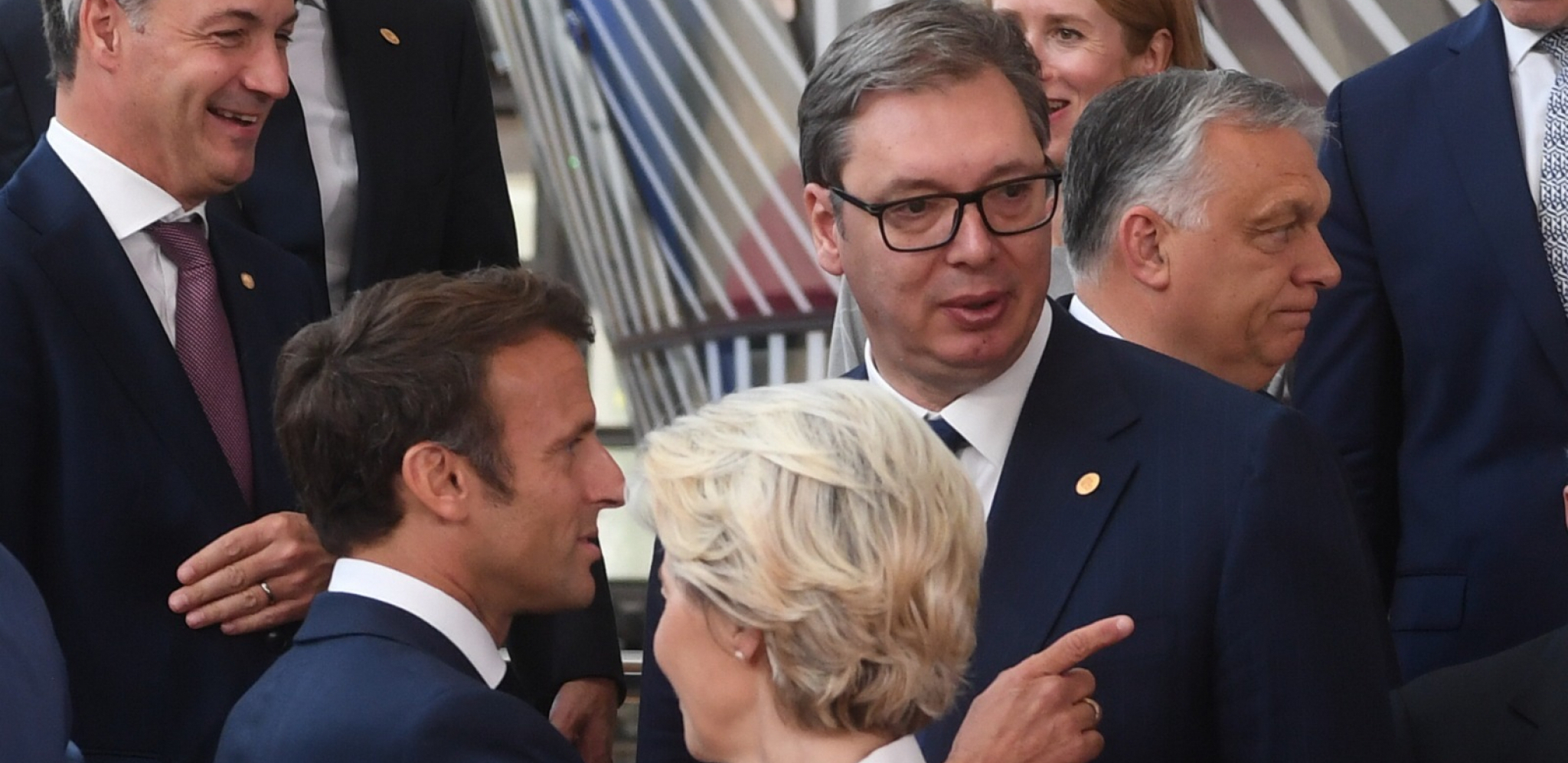 BORIĆEMO SE ZA EVROPSKU BUDUĆNOST POŠTUJUĆI SEBE Predsednik Vučić objavio neverovatan spot iz Brisela, pa poslao snažnu poruku građanima Srbije (VIDEO)