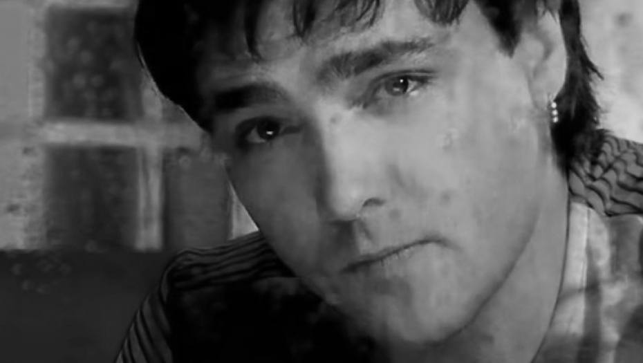 SRČANI UDAR GA POKOSIO U 48. GODINI Poznati pevač preminuo u kolima hitne pomoći