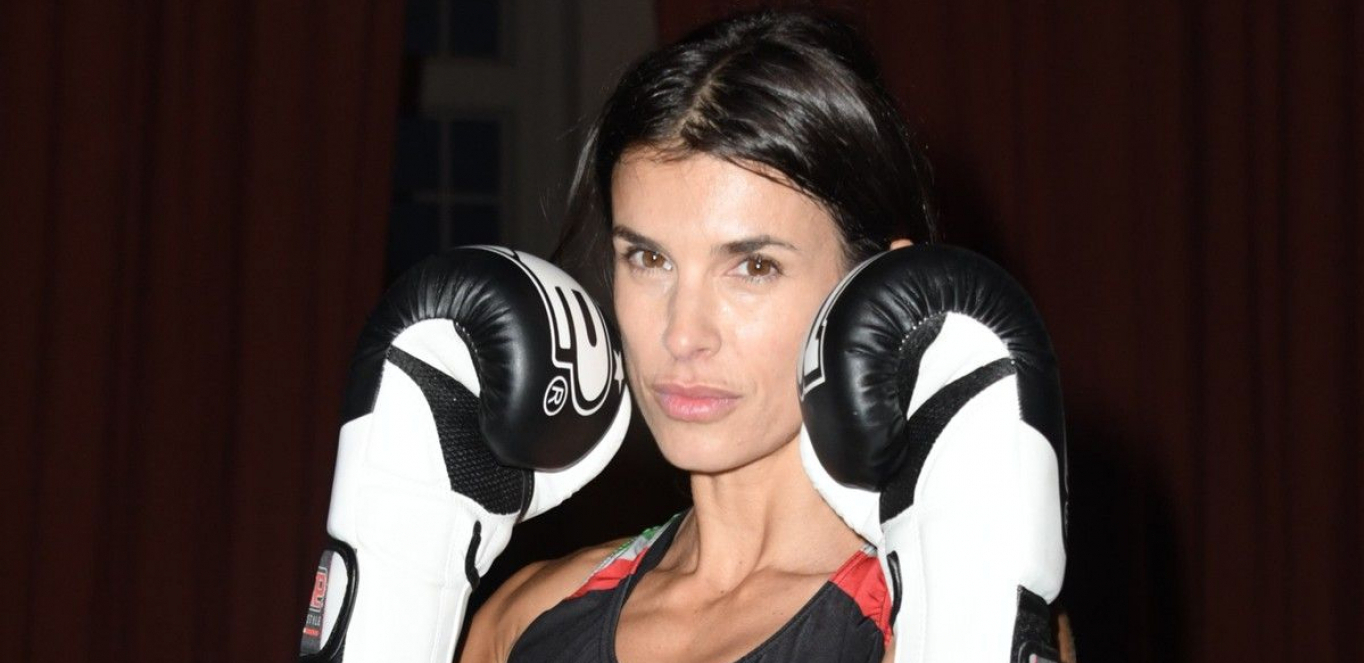 LEPOTA UDARACA Kik-boks dobio još jednu zvezdu - lepu Italijanku: Ring kao pista (FOTO/VIDEO)