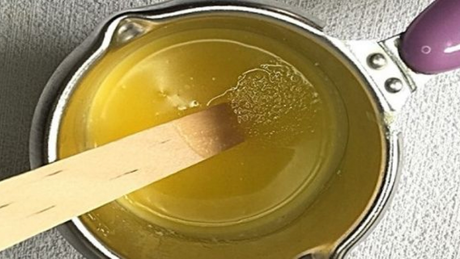 MOĆNIJI OD BLOKATORA U med dodajte 1 biljku i za 5 dana ćete zaboraviti na bolove u leđima i zglobovima