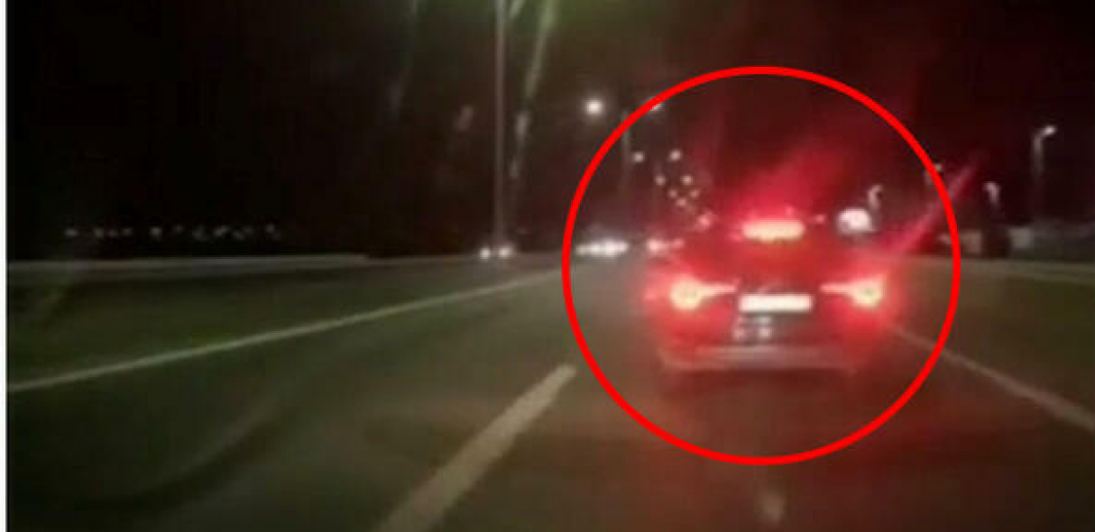 DIVLJAO NA AUTOPUTU KROZ PRESTONICU: Audi ga obišao, pa zakočio, druže, jesi li pri sebi? (VIDEO)
