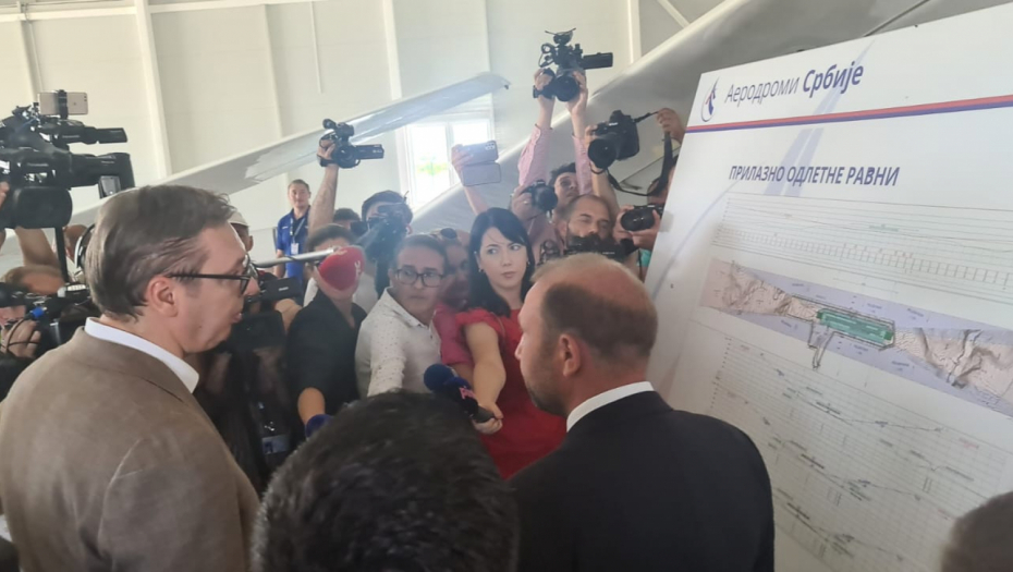"OVO JE VELIKI POČETAK" Predsednik Srbije Aleksandar Vučić objavio moćan snimak s otvaranja aerodroma Rosulje (VIDEO)