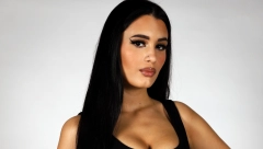 MLAĐANA PEVAČICA SE PODVRGLA MALIM KOREKCIJAMA! Zbog ove promene društvene mreže su se usijale (FOTO)