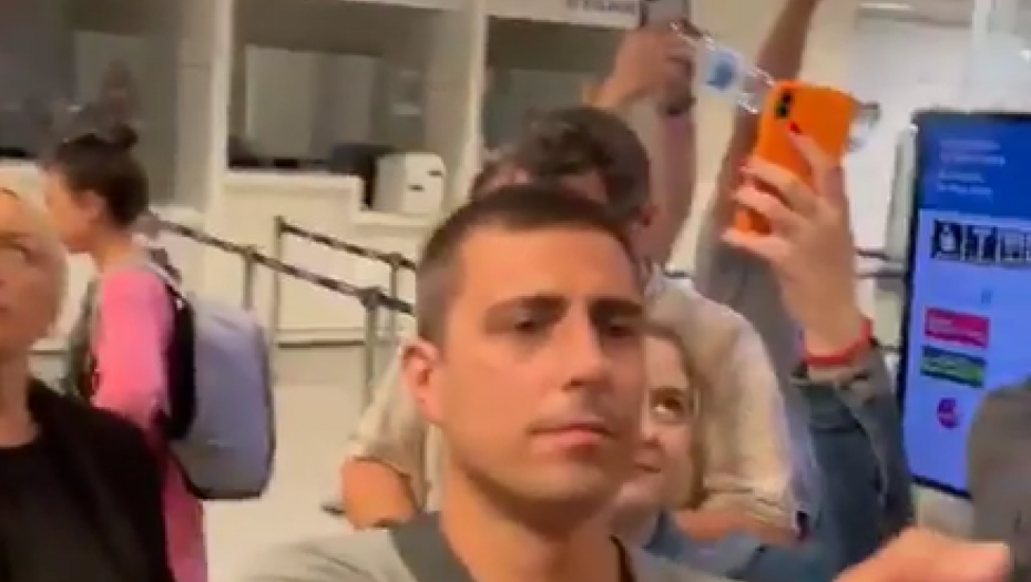 LEKARI IZ SRBIJE ZAROBLJENI NA AERODROMU U FRANKFURTU KAŽU DA IM JE PONUĐENO REŠENJE Neizvesno da li ćemo i sutra ući na te letove!