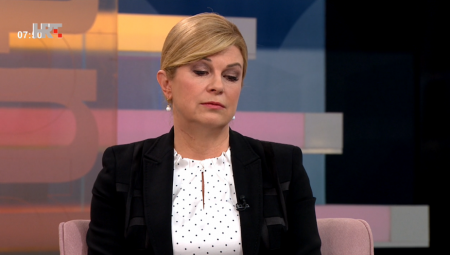 KOLINDA SE "PERE" OD PUTINA JER BI OPET U POLITIKU Bura zbog intervjua koji je Grabar Kitarović dala Britancima