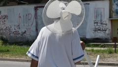 MOŽE KLIMA ZA 300 DINARA Evo kako se snašao jedan novosadski penzioner i svoj izum je svima otkrio