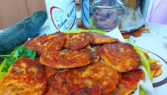 SAVRŠEN RECEPT ZA DANAŠNJI RUČAK Fantastične pljeskavice od tikvica i sira (VIDEO)