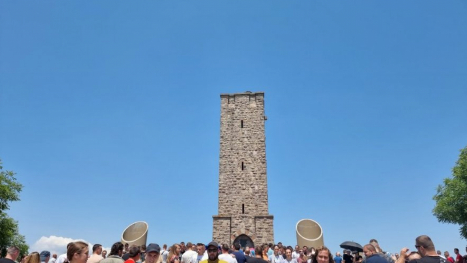 Šiptari skrnave Gazimestan, divlja gradnja ne staje