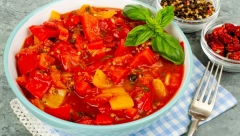 SEOSKI SATARAŠ SA DODATKOM ZA PRAVE GURMANE  Jeftinije, jednostavnije i ukusnije letnje jelo nećete pronaći